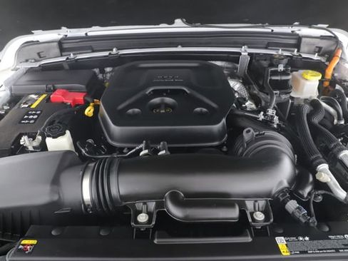 Used 2025 Jeep Wrangler Unlimited Sahara w/ Safety Group image 15