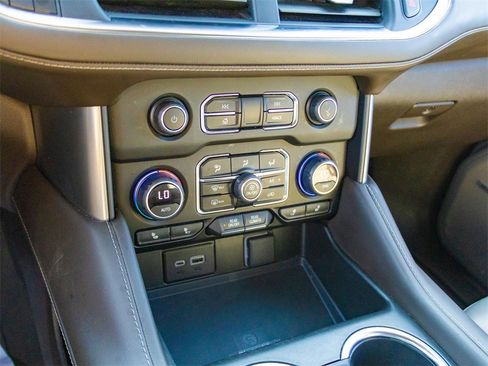 Used 2023 Chevrolet Tahoe LT image 28