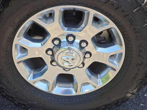 Used 2023 RAM 2500 Laramie AWD/4WD image 3