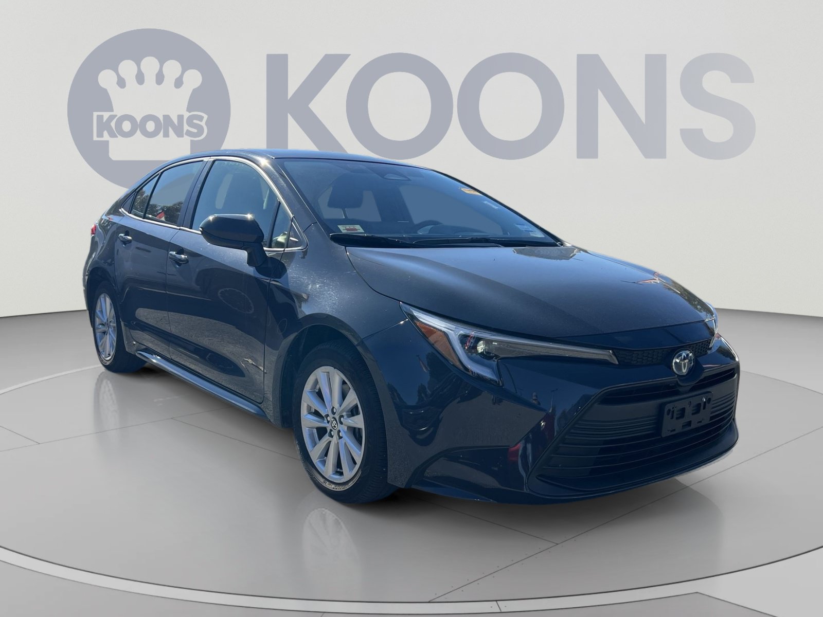 Used 2025 Toyota Corolla LE w/ LE Premium Package FWD image 2