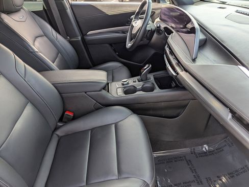 Certified 2024 Cadillac XT4 Premium Luxury image 12