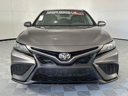 Used 2022 Toyota Camry SE w/ Convenience Package FWD image 3