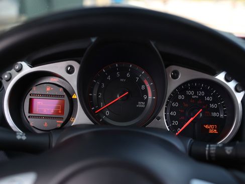 Used 2020 Nissan 370Z Coupe image 27