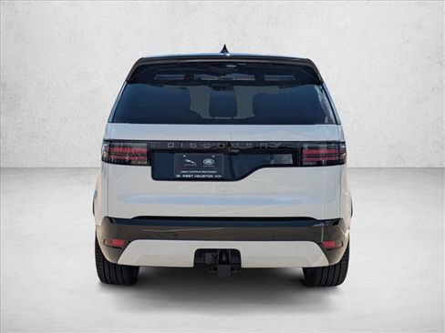 New 2025 Land Rover Discovery Dynamic SE image 8