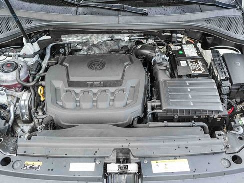 Used 2022 Volkswagen Tiguan SE w/ Panoramic Sunroof Package image 28