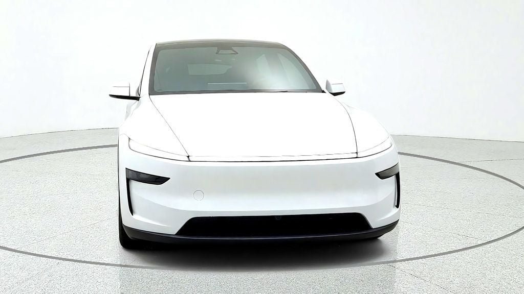 Used 2026 Tesla Model Y Long Range RWD image 2