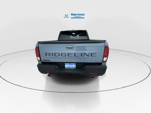 New 2026 Honda Ridgeline Black Edition image 9