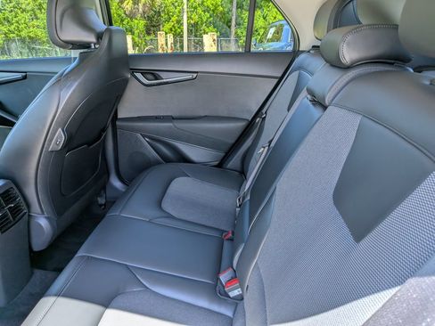 Certified 2025 Kia Niro EX Touring FWD image 17