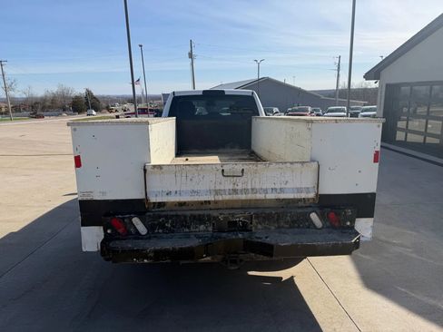 Used 2018 RAM 3500 Tradesman w/ Chrome Appearance Group AWD/4WD image 8