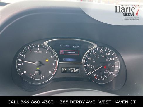 Used 2015 Nissan Pathfinder Platinum w/ Family Entertainment Package image 55