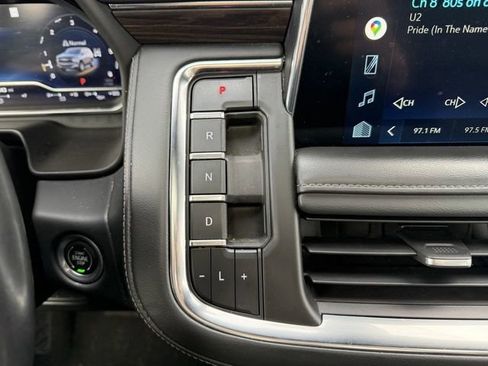 Used 2022 Chevrolet Suburban LT w/ LT Signature Package AWD/4WD image 24