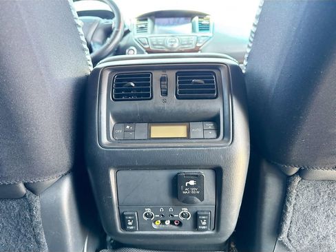 Used 2014 Nissan Pathfinder Platinum w/ Platinum Premium Package AWD/4WD image 16