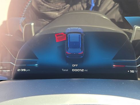 New 2026 BMW X5 M60i image 9