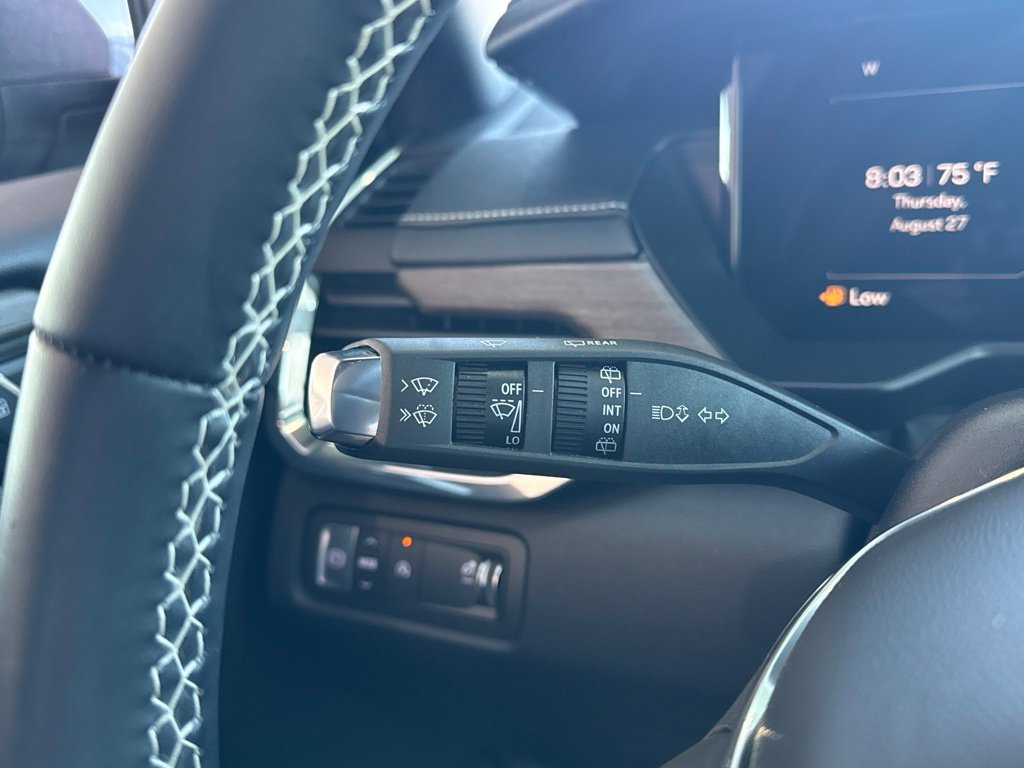 Used 2024 GMC Acadia Denali FWD image 27