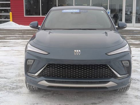 Certified 2025 Buick Envista Avenir image 2