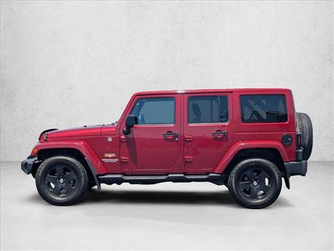 Used 2012 Jeep Wrangler Unlimited Sahara w/ Connectivity Group AWD/4WD image 9