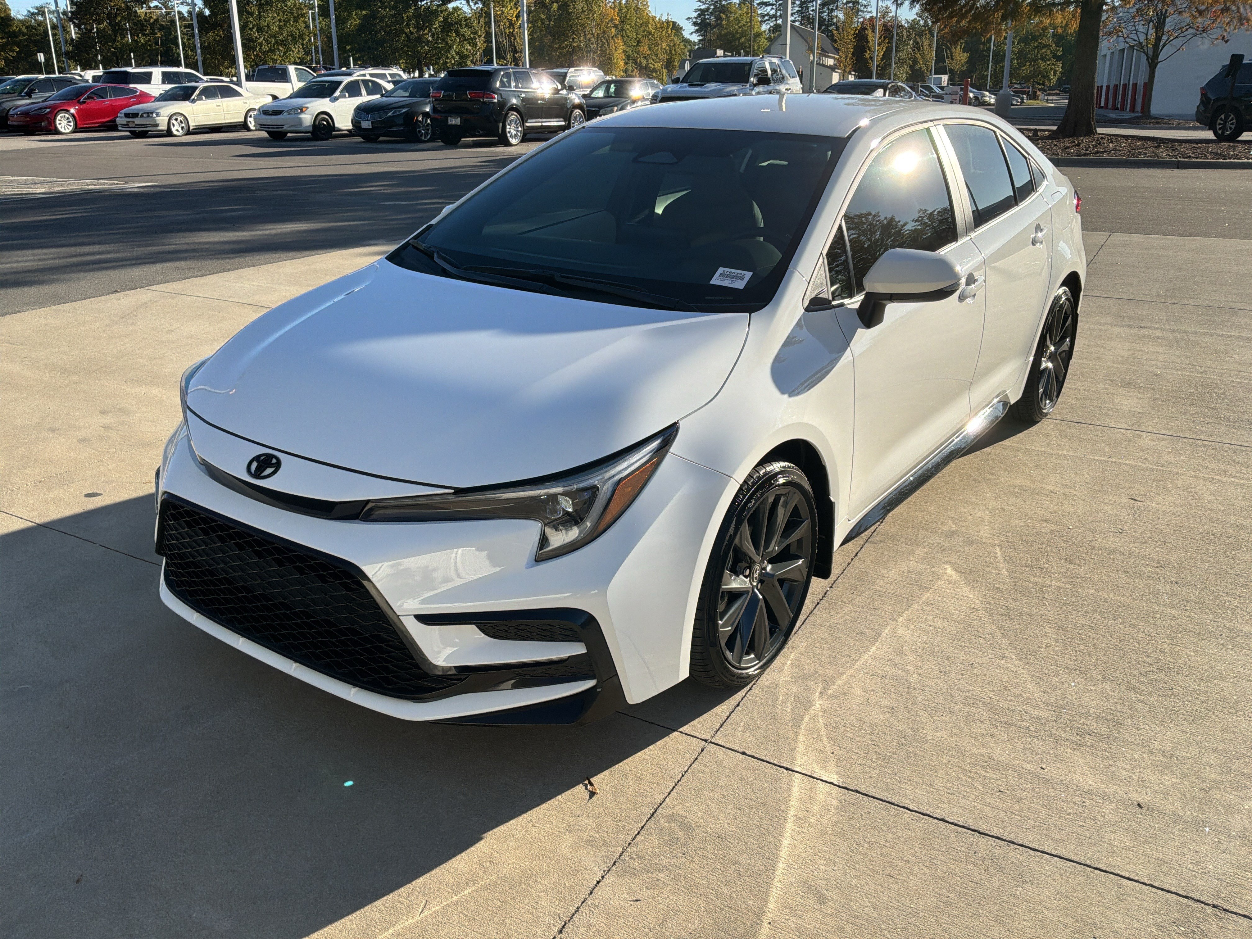Used 2026 Toyota Corolla SE FWD image 5