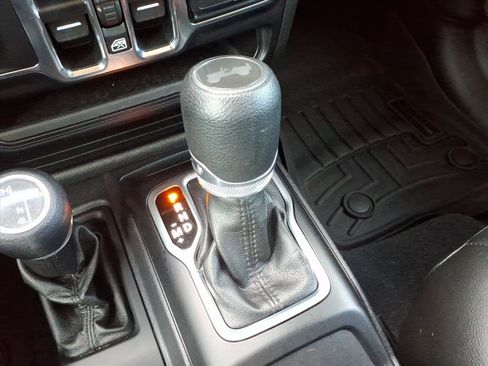 Used 2020 Jeep Wrangler Unlimited Sport image 23