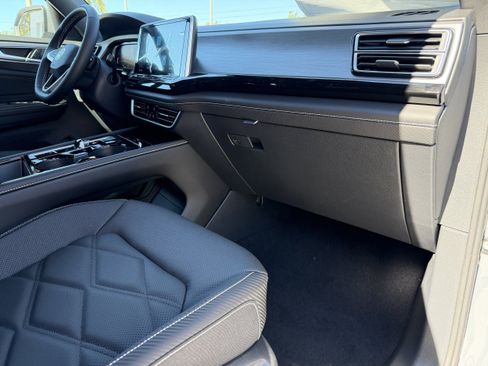 New 2026 Volkswagen Atlas Cross Sport SE image 11