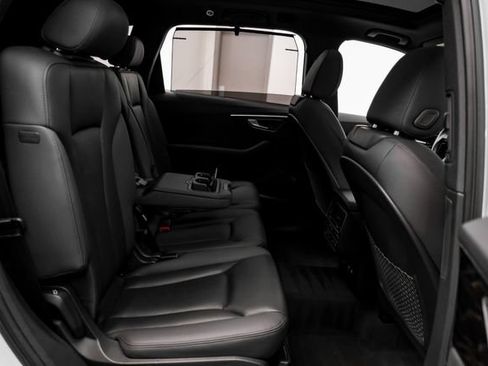 Used 2023 Audi Q7 3.0T Prestige w/ Prestige Package AWD/4WD image 32