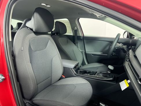 New 2025 Kia K4 LXS image 31