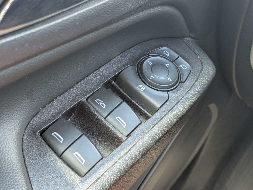 Used 2021 Chevrolet Equinox Premier FWD image 27