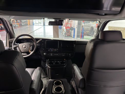 New 2025 GMC Savana 2500 Extended w/ Driver Convenience Package image 33