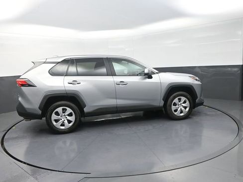 Used 2025 Toyota RAV4 LE AWD/4WD image 9