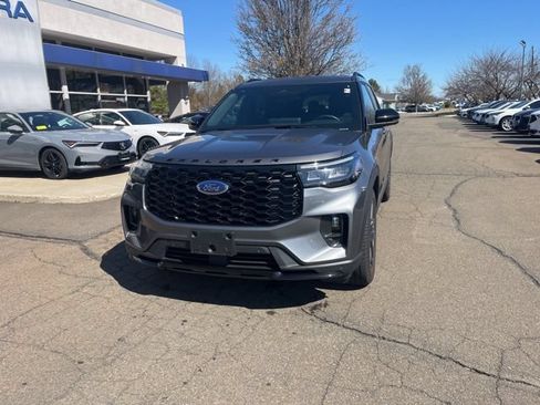 Used 2025 Ford Explorer ST-Line w/ ST-Line Street Pack AWD/4WD image 26