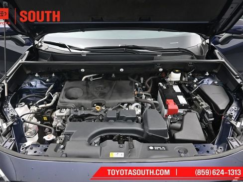 Used 2025 Toyota RAV4 XLE AWD/4WD image 32