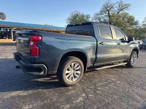 Used 2020 Chevrolet Silverado 1500 Custom w/ Custom Value Package image 5