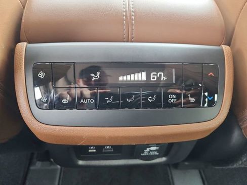 Used 2023 Nissan Pathfinder Platinum AWD/4WD image 22