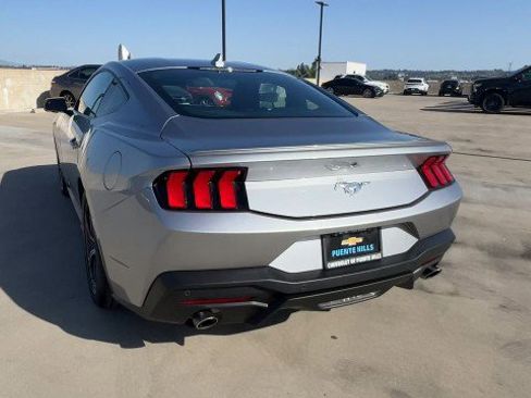 Used 2024 Ford Mustang Premium image 7