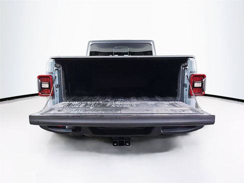 Used 2025 Jeep Gladiator Sport AWD/4WD image 14