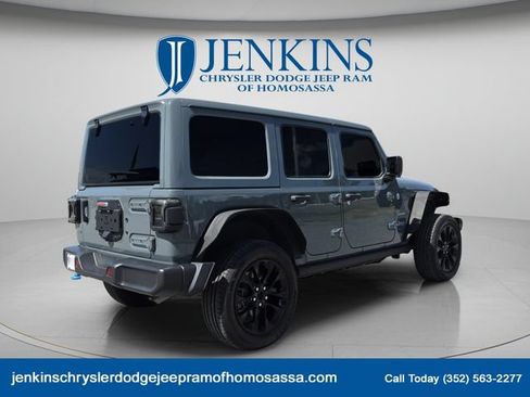 Used 2024 Jeep Wrangler Unlimited Sahara AWD/4WD image 3