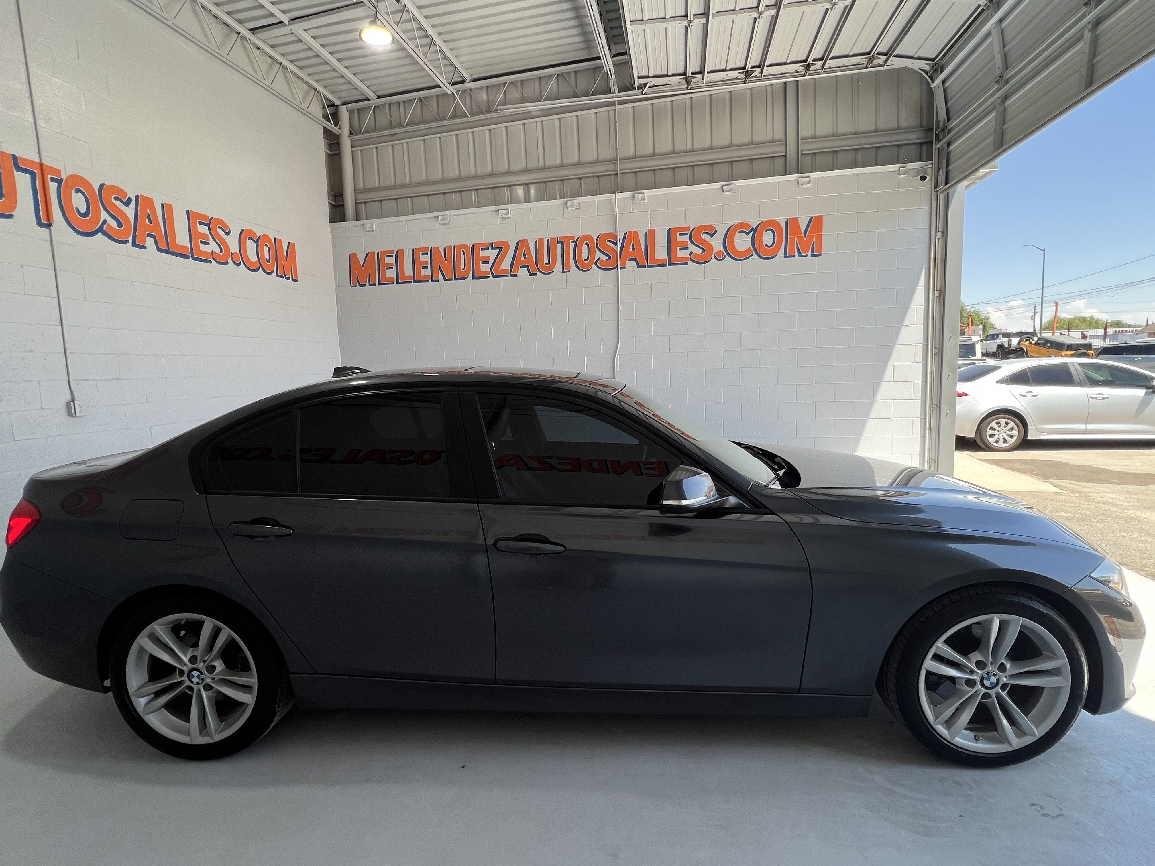 Used 2016 BMW 320i Sedan RWD image 6