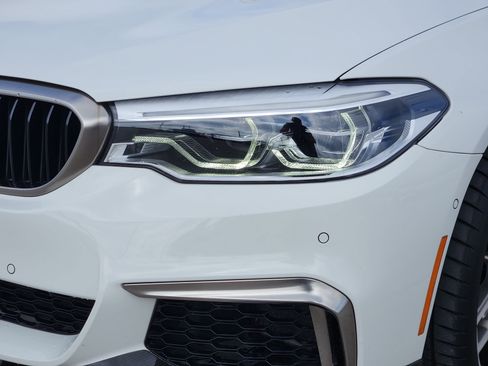 Used 2018 BMW M550i xDrive AWD/4WD image 8