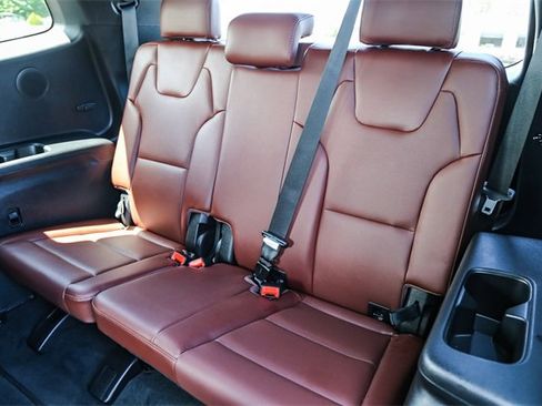 Used 2024 Kia Telluride SX Prestige w/ Towing Package image 18