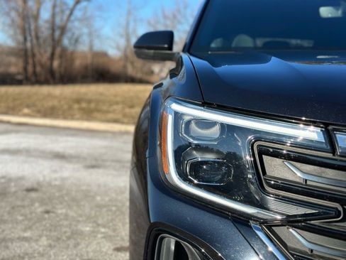 Used 2024 Volkswagen Atlas Cross Sport SE w/ Panoramic Sunroof Package image 11