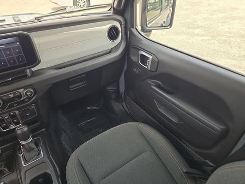 Used 2024 Jeep Wrangler Unlimited Sport AWD/4WD image 12