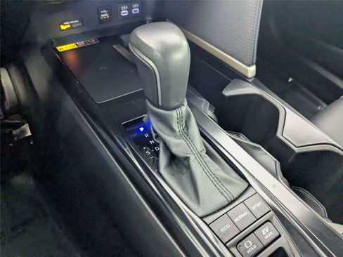 Certified 2025 Toyota Camry SE FWD image 25