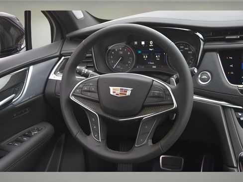 New 2026 Cadillac XT5 Sportv w/ LPO, Floor Liner Package image 16