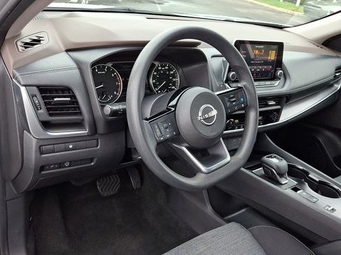 Used 2023 Nissan Rogue SV FWD image 25