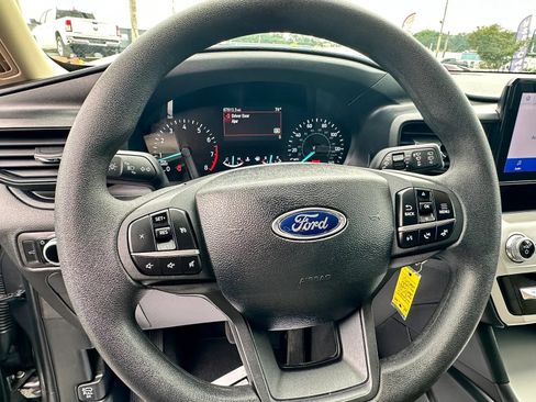 Used 2023 Ford Explorer 2WD image 17