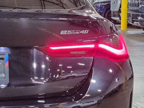 Used 2025 BMW i4 eDrive40 w/ Premium Package RWD image 22