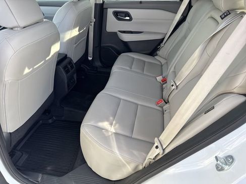 Certified 2024 Nissan Rogue SL w/ SL Premium Package image 12