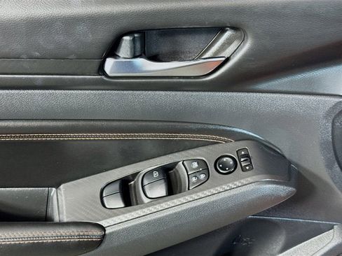 Certified 2022 Nissan Altima 2.5 SR image 19