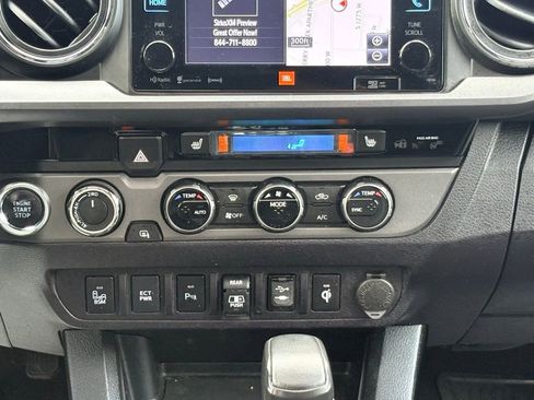 Used 2018 Toyota Tacoma TRD Off-Road image 16
