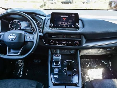 Used 2025 Nissan Rogue SV FWD image 14