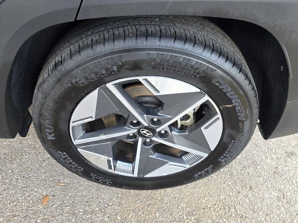 Used 2025 Hyundai Tucson SEL FWD image 29